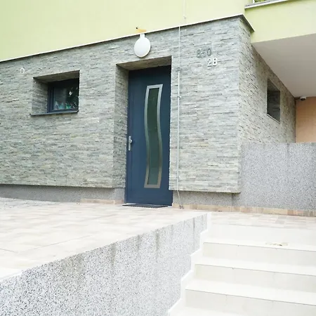 Cozy Apartment Near Prague Centre Exterior photo